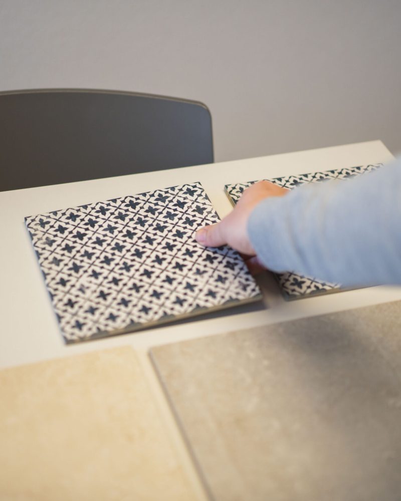 Fliesenmuster Auswahl Hand